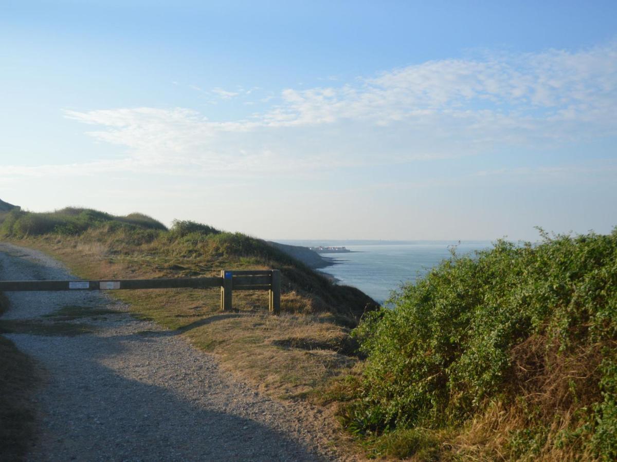 Wonderful Holiday Home In Audinghen With Garden Eksteriør bilde